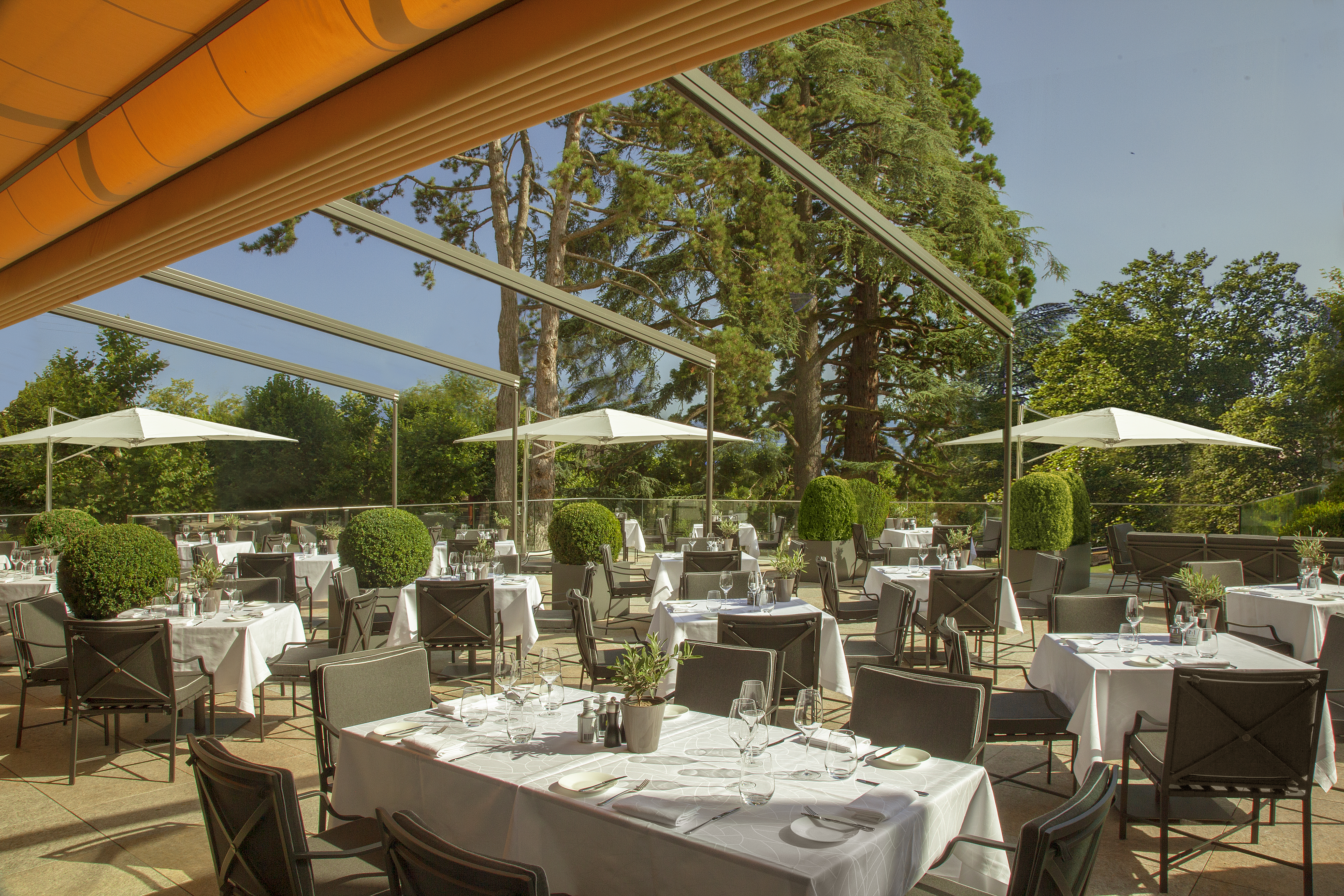 DaylightBrasserieTerrace_©Robert Miller2016