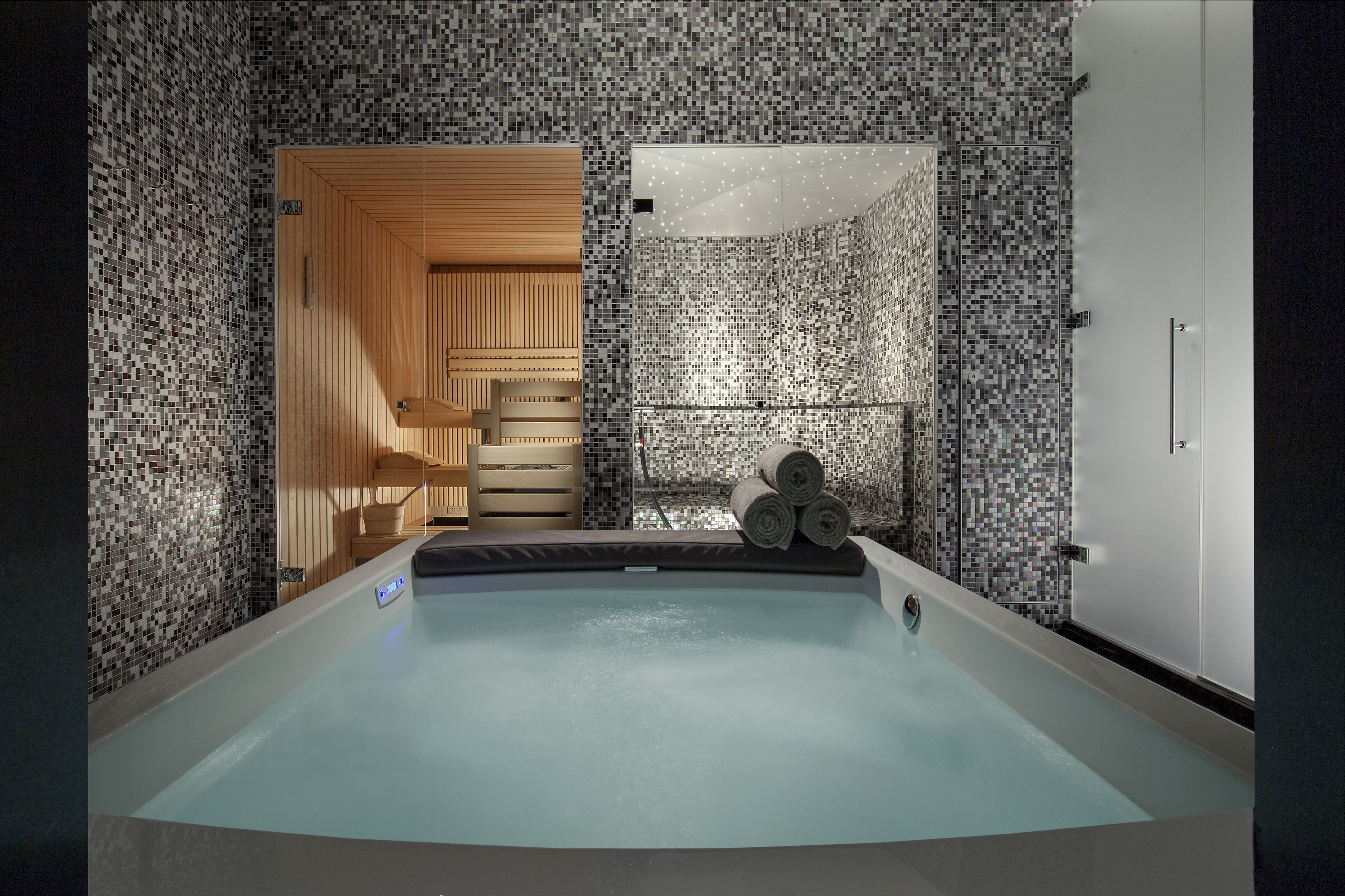 Spa_CouplesWetArea